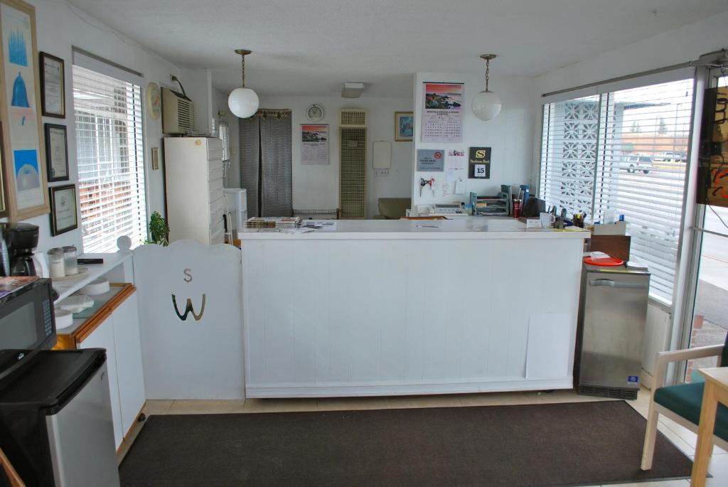 Ski'S Western Motel Great Falls Eksteriør billede